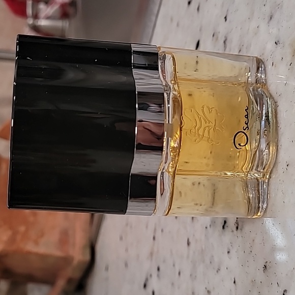 Oscar de la Renta Eau de Toilette 1 Oz - Picture 2 of 6